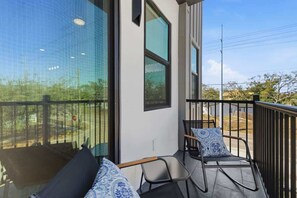 Property grounds - Ventus Residences  4 King Suites  The Bayside (Tampa)
