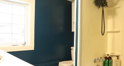 The soulful place-colorful self retreat, meditation&art room, family ideal!