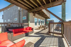 Terrace/patio - Paradise Point - Barefoot Beachfront Living! (Surfside Beach)