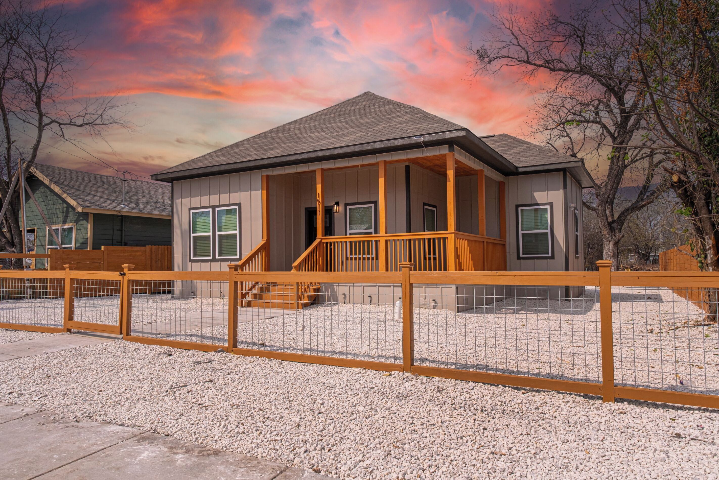 المنشأة من الداخل