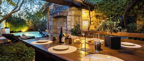 屋外ダイニングエリア