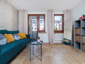 Living area - Rentowna Pleasant Apartment (Łódź)