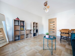 Interior - Rentowna Pleasant Apartment (Łódź)