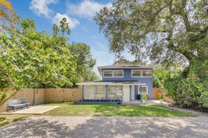 Exterior - Stylish 2BR - 5 min to Beach & Las Olas - Views (Fort Lauderdale)