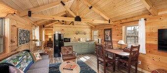 New! Riverfront on Gallatin | Pet Friendly Cabin Sleeps 4 | Fishing + Bozeman Access