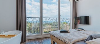 Stay among vineyards with private sauna and nature views