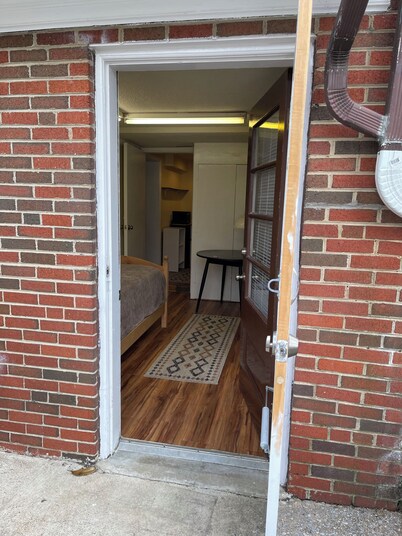 LARGE BEDROOM - Two Double Beds - Ground Floor with Driveway - Park your Car.