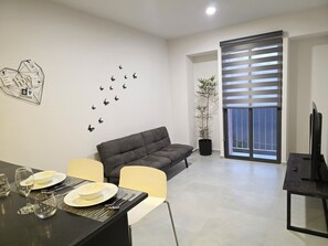 Smart TV - LUMEN - Suite Moderna Centro GDL | Gym & Coworking (Guadalajara)