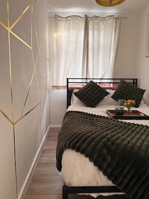 2 bedrooms, iron/ironing board, Internet