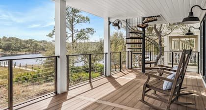 Bella Vista & Coastal Chateau: Lakefront Retreat with Dock, Kayaks, Bikes & Fire Pit