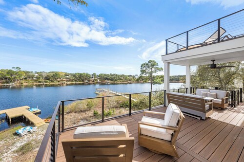 Bella Vista & Coastal Chateau: Lakefront Retreat with Dock, Kayaks, Bikes & Fire Pit