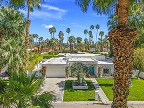 Property grounds - The White House Private Palm Springs Retreat (Palm Springs)