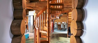 Stunning Tidal Waters Loglodge