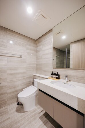 Habitación Deluxe con 1 cama doble o 2 individuales, vistas a la ciudad | Baño