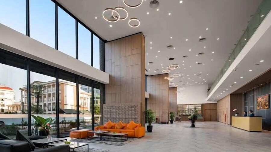 HKMG Pent Studio West Leak