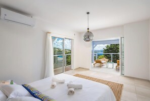 Iron/ironing board, WiFi, bed sheets - Villa Andrea sea view (Case-Pilote)