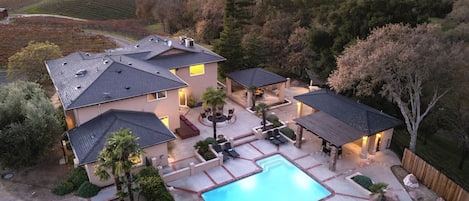 House (6 Bedrooms) | Front of property