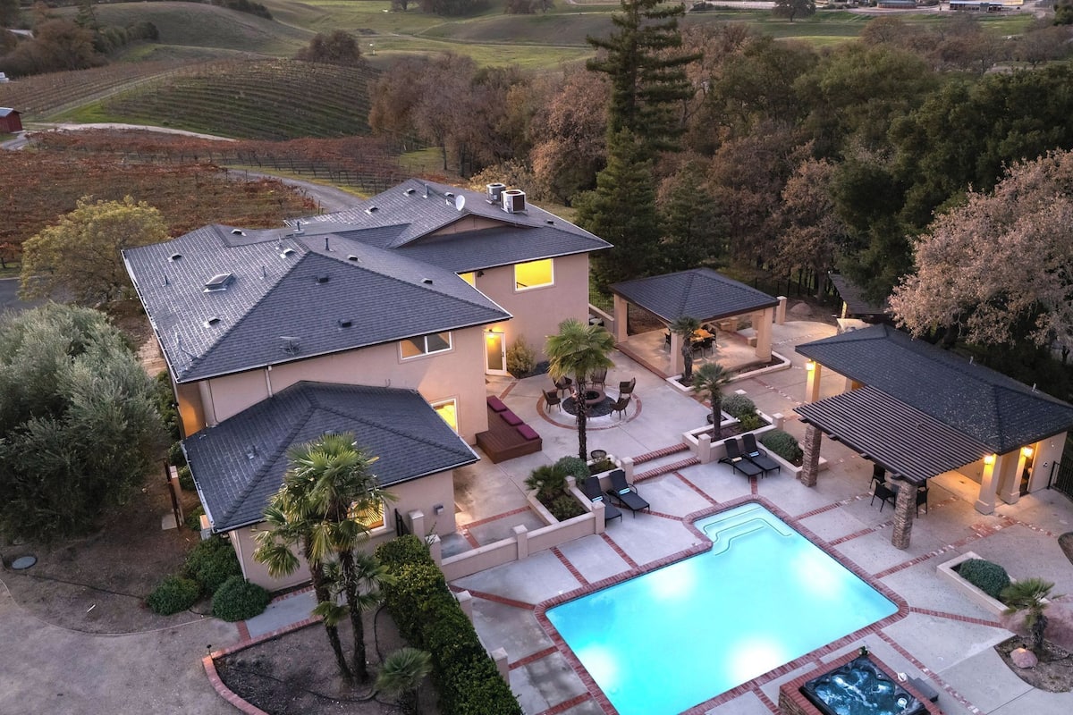 House (6 Bedrooms) | Front of property