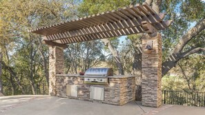 House (6 Bedrooms) | Interior - El Pomar Estate - Barn & Main House by Avantstay Pool + Spa + Firepit Vineyard Views (Templeton)