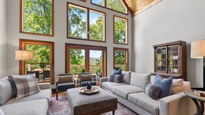 House (5 Bedrooms) | Interior - Rocking Chair Ridge by Avantstay Lux Lodge Hot Tub + Fire Pit + Game Room + Yoga Room + Mountain Views (Sevierville)