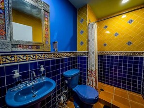 Bathroom - Hotel Los Cantaros (Playas de Rosarito)