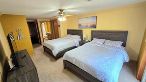 6 habitaciones, tabla de planchar con plancha y cuna de viaje 