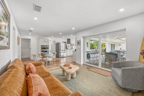 Smart TV, fireplace - Siesta Sun Oasis | Private Pool, Walk to Siesta Key Beach, Game Room (Sarasota)