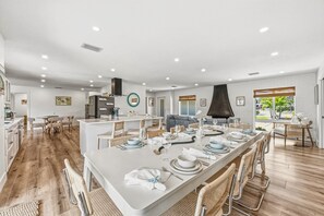 Dining - Siesta Sun Oasis | Private Pool, Walk to Siesta Key Beach, Game Room (Sarasota)