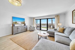Smart TV - Aegean 119 ocean views near beach (Destin)