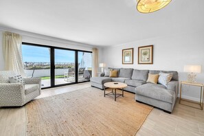 Smart TV - Aegean 119 ocean views near beach (Destin)