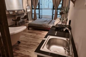 Habitación doble Deluxe, vista al valle | Ropa de cama de alta calidad, edredón y decoración personalizada 