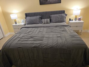 2 bedrooms, iron/ironing board, free WiFi, bed sheets - Charming 2-bedroom basement house with AC in lovely Lawrenceville (Lawrenceville)