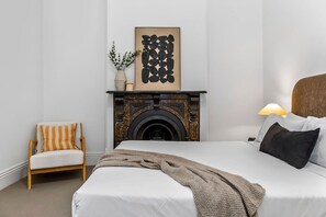 Room - Heritage Stone Cottage | East End, Study, Mezzanine (Adelaide)