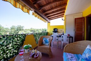 Outdoor dining - Vacation House Viola Tortolì (Tortoli')