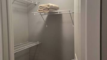 Room, 1 Bedroom | Interior