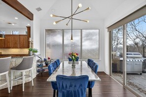 Dining - 5BR, Lake Travis Views, Austin Water (Austin)