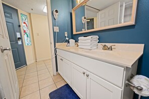 Towels - 1BR Oceanfront on the Golden Mile (Myrtle Beach)