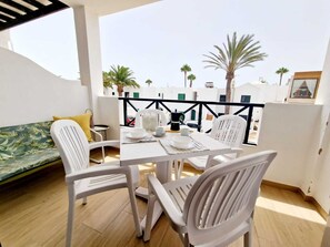 Outdoor dining - Casa Marisa in Puerto del Carmen (Puerto Del Carmen)