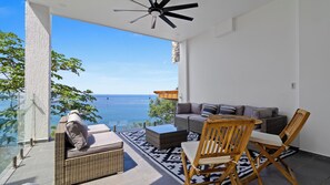 Outdoor dining - NEW! Oceanfront Casita w/ Private Plunge Pool, Ocean Access w/ Dock & Concierge (Punta Blanca)