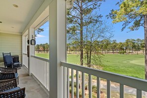 Property grounds - Stylish Myrtle Beach Retreat, Golf Views • Pool • Near Beach and Broadway (Myrtle Beach)