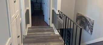 Cozy 2-bedroom / 1.5 bath 1200 sqft modern Renovated condo