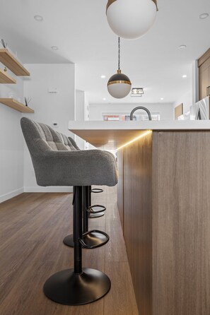 Interior - Gorgeous 6BR Luxury Home | Downtown Views (Calgary)