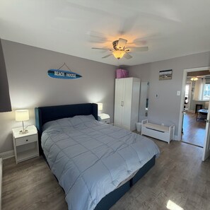 Room - Cozy 1-bedroom condo steps to the pristine Atlantic Ocean (Brigantine)