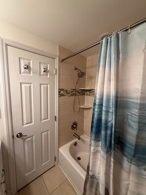 Bathroom - Cozy 1-bedroom condo steps to the pristine Atlantic Ocean (Brigantine)