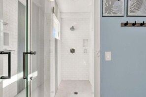 Shower, hair dryer, towels - Charming Boho Retreat Located on Tybee's South End | Heated Pool Access (Tybee Island)