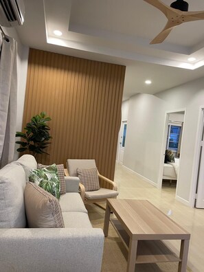 TV - Completely Private Pool Villa in Choeng Mon (Choeng Mon, Bophut, Koh Samui)