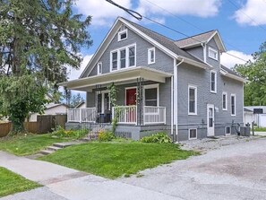 Exterior - Group‑Friendly Home w/ Patio, 3 Bath & 2 Kitchens (Iowa City)