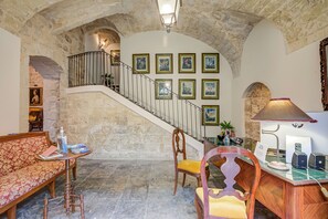 Lobby - Borgo Hedone - Boutique Blu, Scicli, Italy (Scicli)