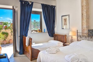 Room - Borgo Hedone - Boutique Blu, Scicli, Italy (Scicli)