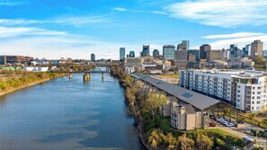 Apartment (1 Bedroom) | Interior - Riverfront Rhythm by Avantstay Shared Pool + Balcony + River Views Walk to Broadway + Germantown (Nashville)